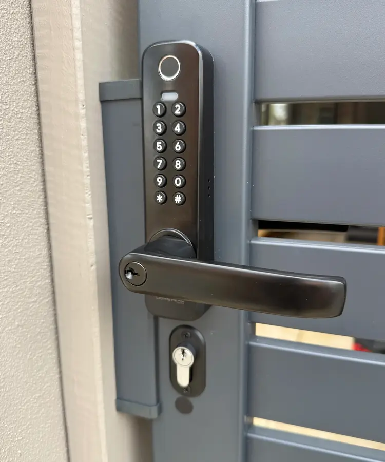 titan razor digital gate lock