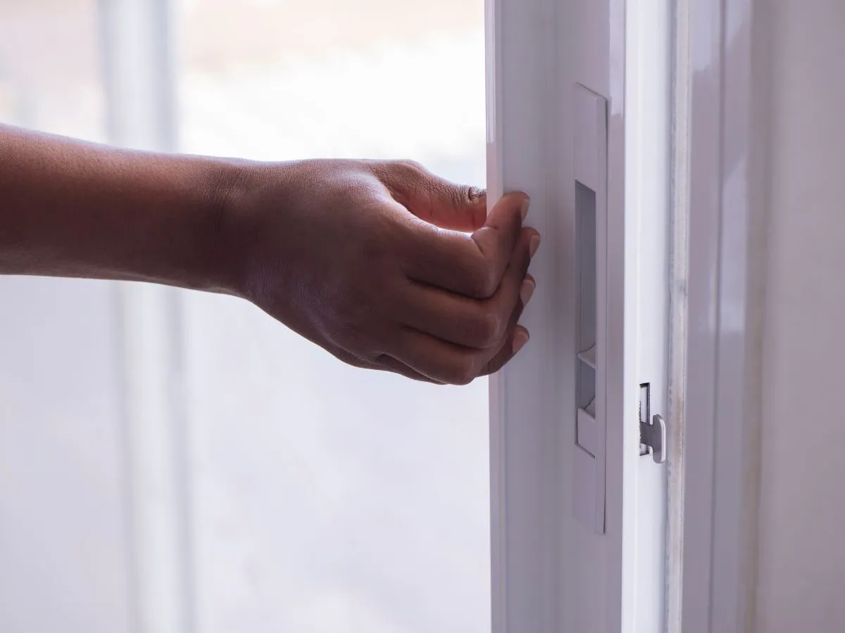 sliding door lock damaga